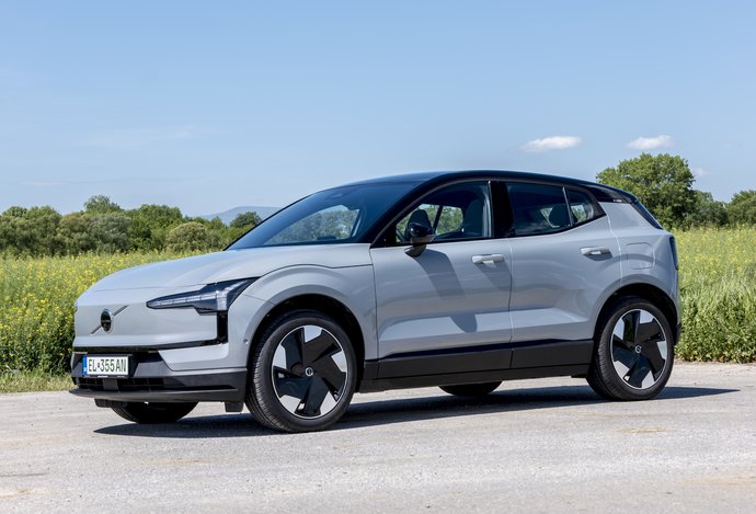 Photo Volvo EX30 Single Motor Extended Range / Divoch na rozšírenie rodinnej flotily