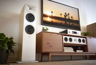 Photo JBL má nové AV receivery a reproduktory slibující zážitek z kinosálů