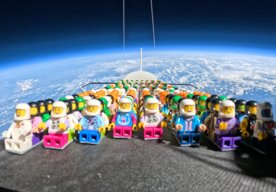 Photo  Spoločnosť LEGO® poslala výtvory svojich fanúšikov do vesmíru
