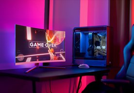 Photo Philips Evnia uvádí pohlcující monitory 27M2C5501 a 32M2C5501 se zakřivenými panely Fast VA a technologií Ambiglow