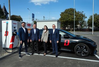 Photo „Elektromobil nabitý, nákupy vybavené“ vďaka spolupráci ZSE Drive a COOP Jednota Nové Zámky