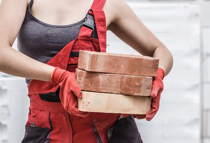 Photo Unikátna technika stavby domov z hliny a bahna bez cementu