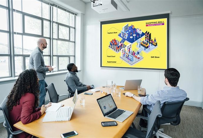 Photo Panasonic představuje nejmenší  a nejjasnější projektory na světě VMZ82 se svítivostí 8 000 LM