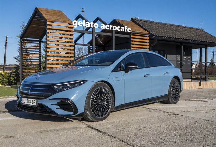 Photo Mercedes-Benz EQS 500 4MATIC Sedan Inspire / Stále na vrchole