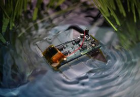 Photo Malý robot dokáže plávať ako červ vysokou rýchlosťou  