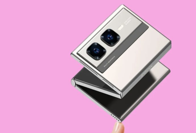 Photo Inovatívny smartfón sa premení na na hands-free displej a kompaktný fotoaparát