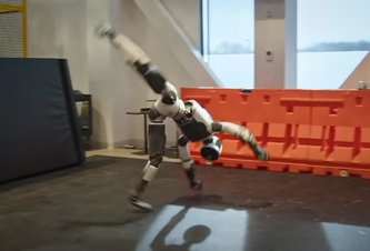 Photo Humanoidný robot Atlas už dokáže zatancovať aj breakdance