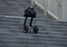 Photo Inovatívny robot Tron 1 s ľahkosťou prekonáva aj náročné prekážky 