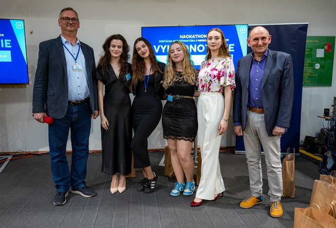 Photo Cez víkend sa konal predposledný Hacknime.to hackathon pre obec Čierne