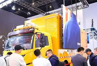 Photo Čínsky batériový kamión zabezpečí elektrinu pre 400 domov 