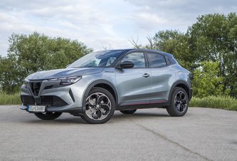 Photo Alfa Romeo Junior Elettrica Speciale / Šikovný sympatiak