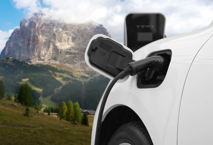 Photo Elektromobily s dojazdom 4 800 kilometrov: Sen sa stáva realitou?