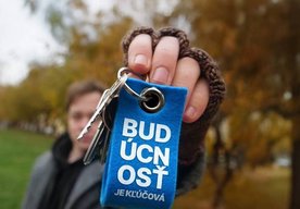 Photo 17. novembra dá Slovenská sporiteľňa deň voľna 3 500 zamestnancom a zamestnankyniam