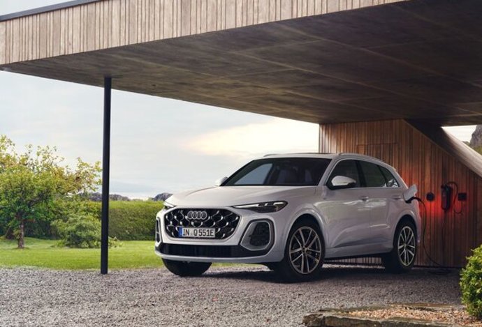 Photo Audi Q5 e-hybrid: Univerzálne vozidlo s dlhým elektrickým dojazdom