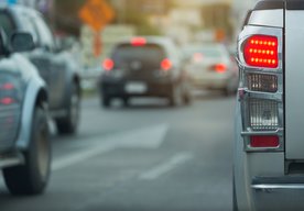 Photo Pomôžu bezpečnosti cestnej premávky predné brzdové svetlá?