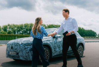Photo Ola Källenius testuje úplne nový elektrický model GLC v piatich výzvach