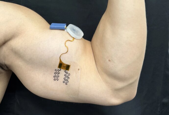 Photo Nový senzor na rameno sleduje hydratáciu tela v reálnom čase