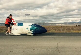 Photo Šliapnite do pedálov a predbehnite autá. Tento bicykel dosiahol neuveriteľných 144 km/h len vďaka sile svalov