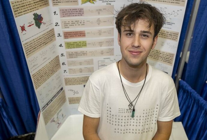 Photo Mladý Slovák získal hlavnú cenu vo výške 100 000 USD za lacnejšiu výrobu lieku proti Covidu