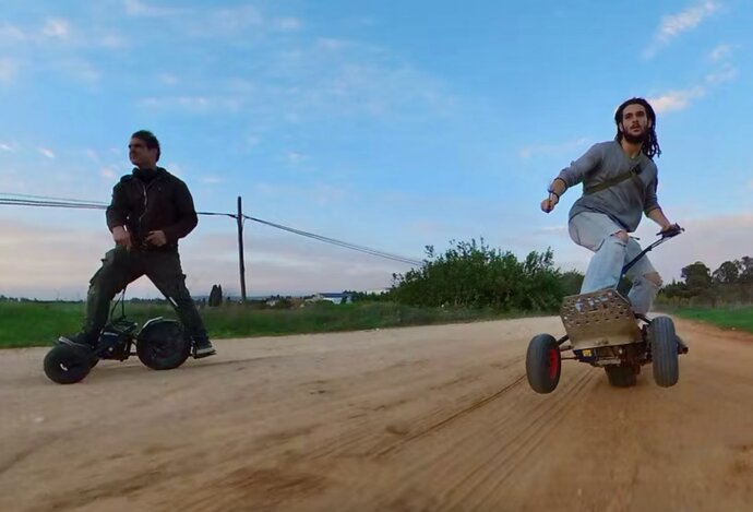 Photo Zbesilá jazda v teréne: trojkolka s maximálnou rýchlosťou 72 km/h!