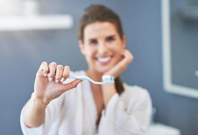Photo Zubná pasta z vlasov dokáže opraviť a chrániť sklovinu na zuboch
