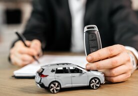 Photo Doviezli ste auto zo zahraničia? Pre prihlásenie budete potrebovať preklady dokladov