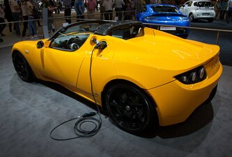 Photo Tesla si patentovala technológiu, ktorá prilepí nový Roadster k ceste už od štartu