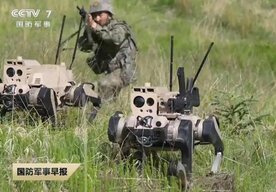 Photo Robo-psy so samopalom? Čínska armáda testuje štvornožcov v ostrých streľbách