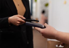 Photo Bezkontaktné platby a duševný pokoj: Ako platiť bezpečne