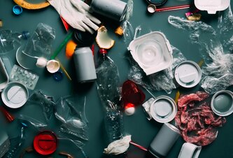 Photo Prelom v recyklácii plastov: Nový katalyzátor zlikviduje aj ten najhorší odpad bez triedenia