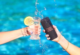 Photo Nový prenosný reproduktor JBL Grip s rozmermi malej plechovky