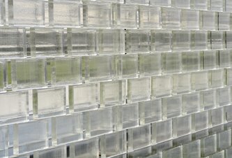 Photo Stavebná revolúcia z odpadu: Sklenené tehly sú pevnejšie ako betón a prepúšťajú svetlo!