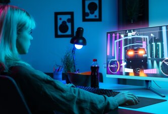 Photo Herní monitor nové generace s duálním režimem, technologií Ambiglow a inteligentním připojením: Philips Evnia 27M2N5901A 