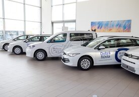 Photo Dobrá flotila: Nadácia Volkswagen Slovakia odovzdala deväť vozidiel neziskovým organizáciám pre ich prácu v teréne