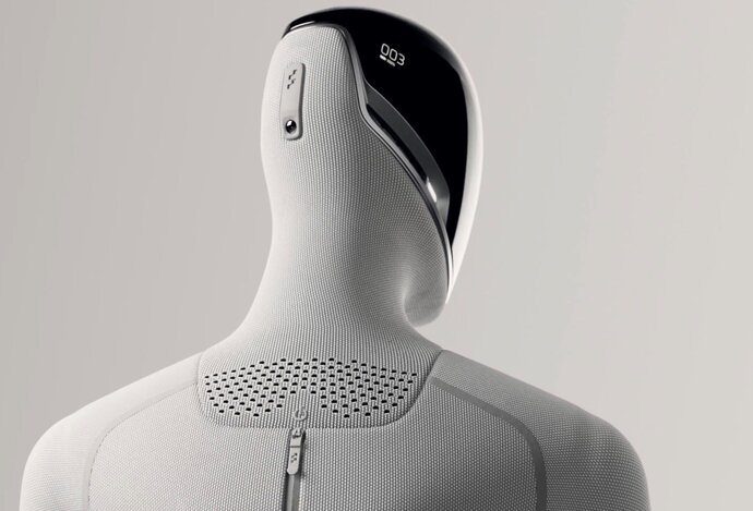 Photo Už čoskoro vám bude žehliť a skladať bielizeň robot vo “svetri”  