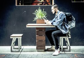 Photo  Nová generácia investorov: Slováci spájajú nehnuteľnosti s rastúcim záujmom o akcie a ETF