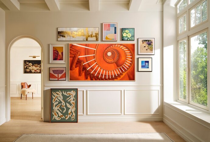 Photo Vďaka platforme Samsung Art Store si môžete vo svojej obývačke „zavesiť“ obraz z veľtrhu Art Basel Paris