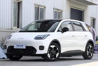 Photo Tento elektromobil s dojazdom 500 km 