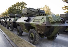 Photo Európa odhalila svoju prvú autonómnu vojenskú kolónu jazdiacu bez šoférov