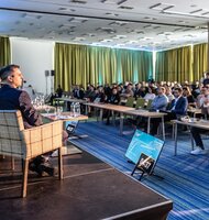 Photo Ako pracovať s umelou inteligenciou? Najohrozenejšie sektory sú bankovníctvo, zdravotníctvo, priemysel či školstvo