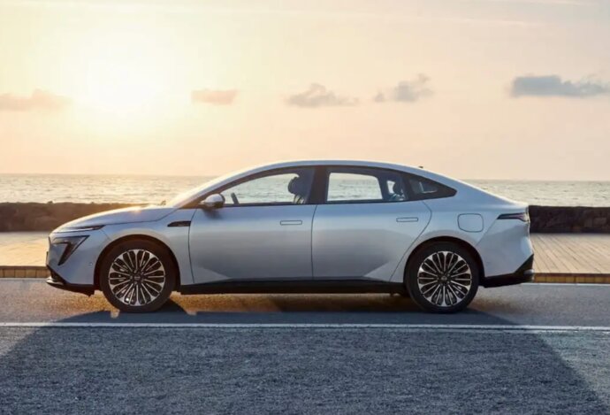 Photo Nová batéria s pevným elektrolytom sľubuje elektromobilom dojazd 1 000 kilometrov