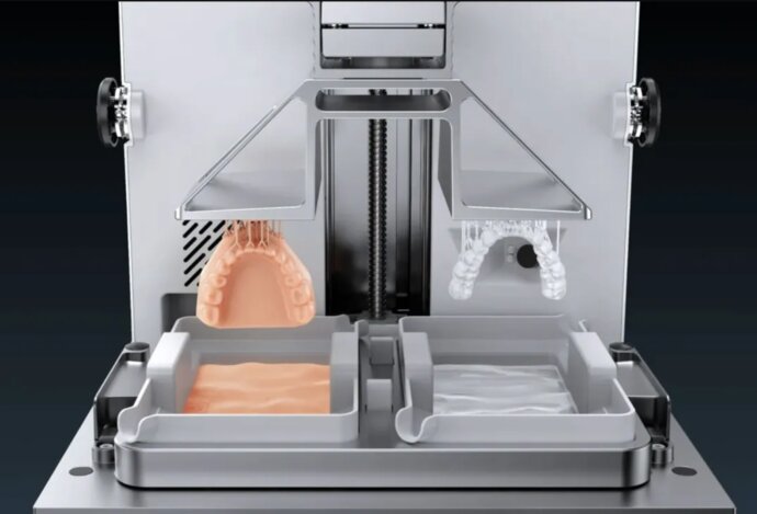 Photo Nová 3D tlačiareň umožňuje tlač z dvoch materiálov naraz 