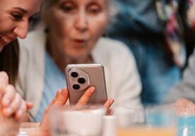 Photo Preklenutie generačnej priepasti: Ako intuitívne technológie HONOR spájajú ľudí