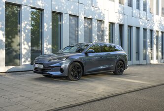 Photo BYD Seal 6 DM-i Touring Comfort / Úsporný „kombík“ do firmy aj do rodiny