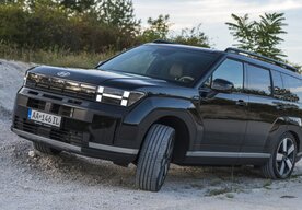 Photo Hyundai SANTA FE Hybrid (HEV) / Rodinná obývačka na kolesách