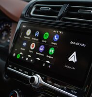 Photo Príchod Gemini do Android Auto úplne zmení spôsob využívania AI na cestách