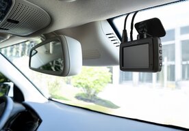 Photo Mio MiVue 803W PRO 2.5K: autokamera s 2.5K HDR a 60fps natáčením, parkovacím dohledem a zabudovaným SmartBoxem!