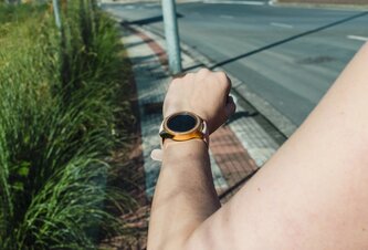 Photo Inteligentné hodinky už dokážu predpovedať demenciu analýzou vašej chôdze