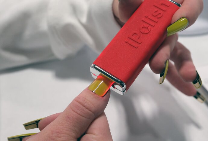Photo CES 2026: Digitálna manikúra iPolish zmení farbu nechtov za pár sekúnd aj 10x denne