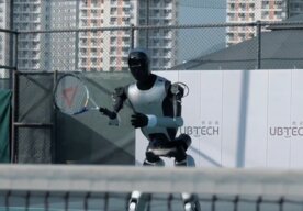 Photo CES 2026: Humanoidný robot ako inteligentný tenisový tréner